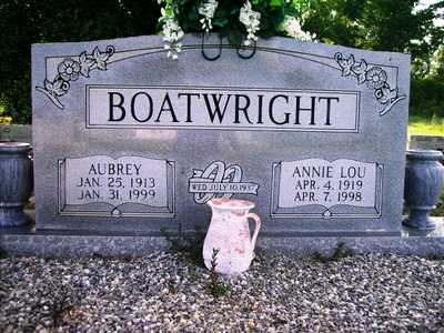 Aubrey Russell and Annie Lou Skipper Boatwright Gravestone